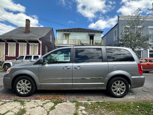 2013 Chrysler Town & Country Touring