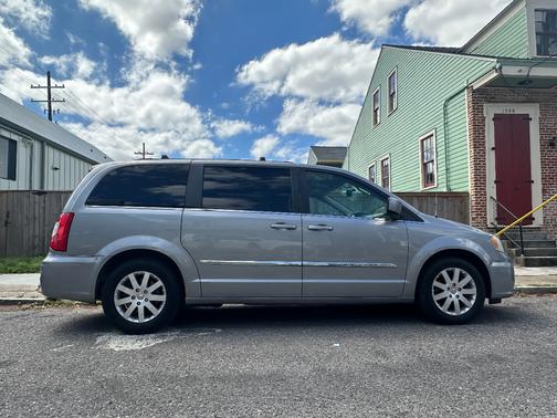2013 Chrysler Town & Country Touring