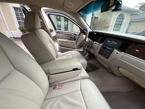 2007 Lincoln Town Car Designer