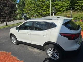 White 2018 Nissan Rogue Sport SV