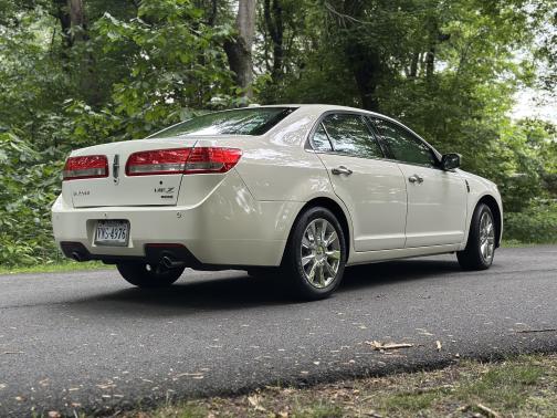 2012 Lincoln MKZ Base