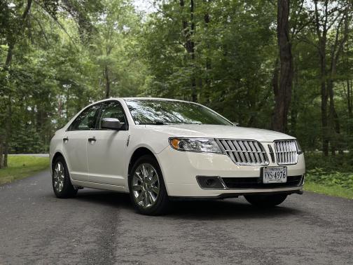 2012 Lincoln MKZ Base