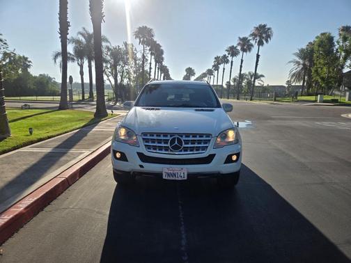 White 2009 Mercedes-Benz M-Class ML 350 4MATIC
