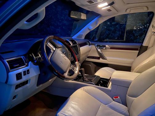 Silver 2018 Lexus GX 460 Base