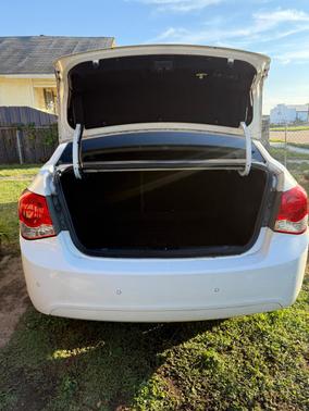 White 2014 Chevrolet Cruze 1LT