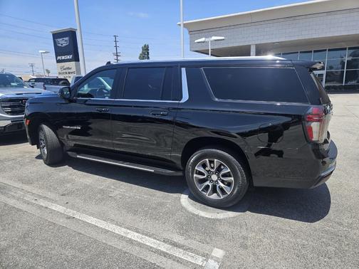 Black 2024 Chevrolet Suburban LT