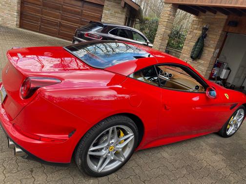 2015 Ferrari California T