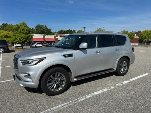 Silver 2022 INFINITI QX80 LUXE