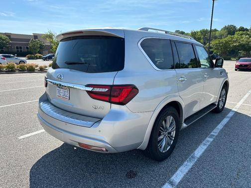 Silver 2022 INFINITI QX80 LUXE