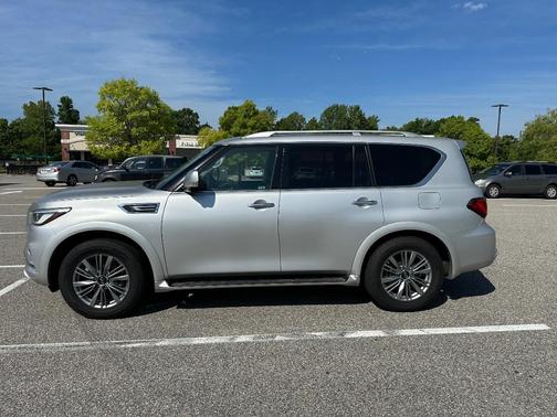 Silver 2022 INFINITI QX80 LUXE