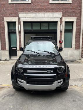 2023 Land Rover Defender SE