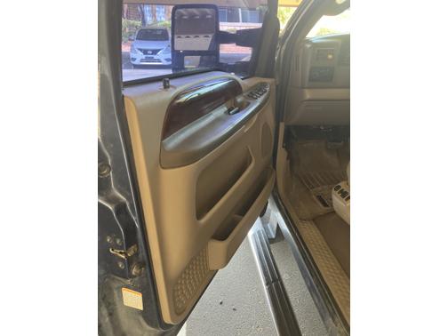 2004 Ford F-250 Lariat Crew Cab Super Duty