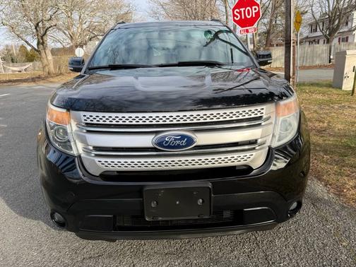 Black 2013 Ford Explorer XLT