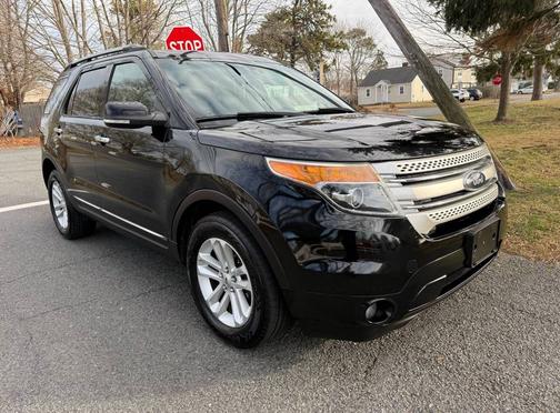 Black 2013 Ford Explorer XLT