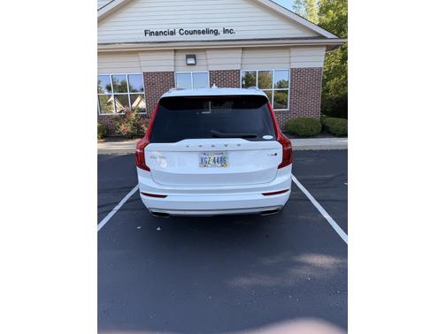 2021 Volvo XC90 T6 Momentum