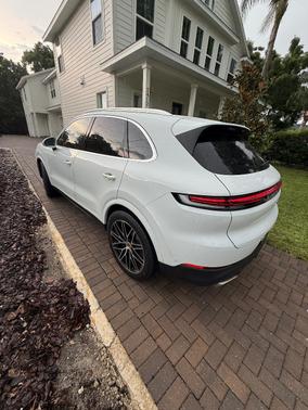 White 2024 Porsche Cayenne Cayenne