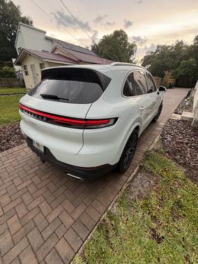 White 2024 Porsche Cayenne Cayenne