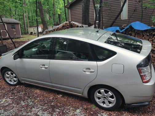 Silver 2004 Toyota Prius Base