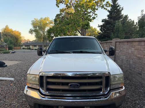 White 2002 Ford F-350 Lariat Crew Cab Super Duty
