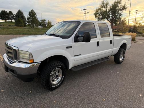 White 2002 Ford F-350 Lariat Crew Cab Super Duty