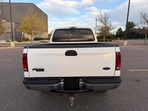 White 2002 Ford F-350 Lariat Crew Cab Super Duty