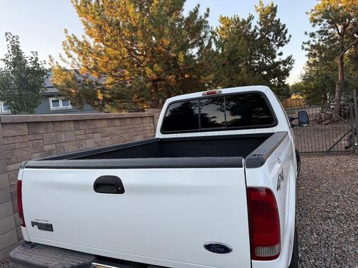 White 2002 Ford F-350 Lariat Crew Cab Super Duty