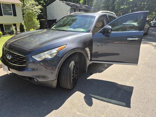Gray 2009 INFINITI FX35 Base