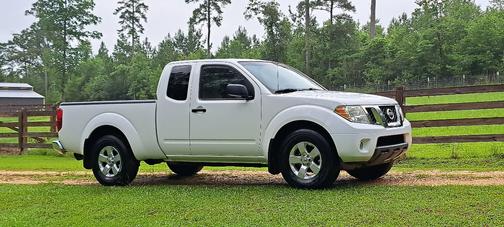 White 2012 Nissan Frontier SV