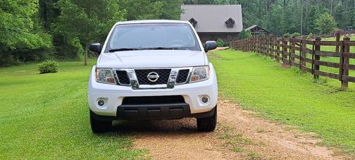 White 2012 Nissan Frontier SV