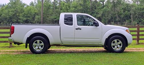 White 2012 Nissan Frontier SV