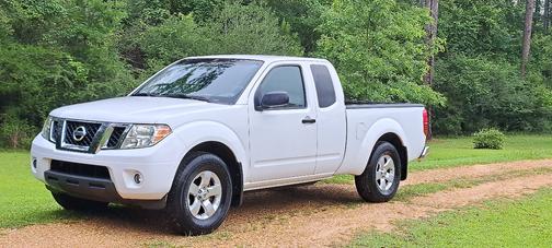 White 2012 Nissan Frontier SV