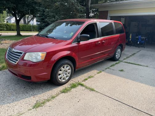 2009 Chrysler Town & Country LX