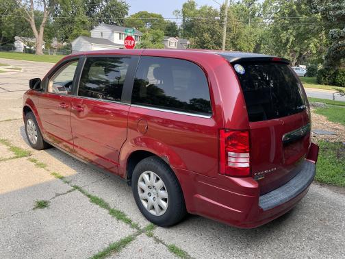 2009 Chrysler Town & Country LX