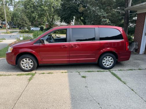 2009 Chrysler Town & Country LX
