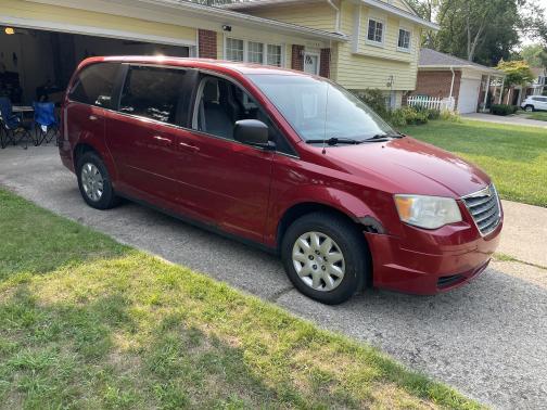 2009 Chrysler Town & Country LX