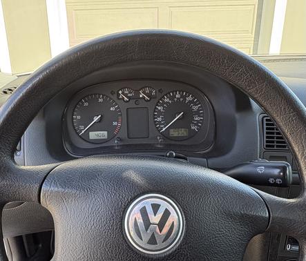 White 2004 Volkswagen Golf GL TDI