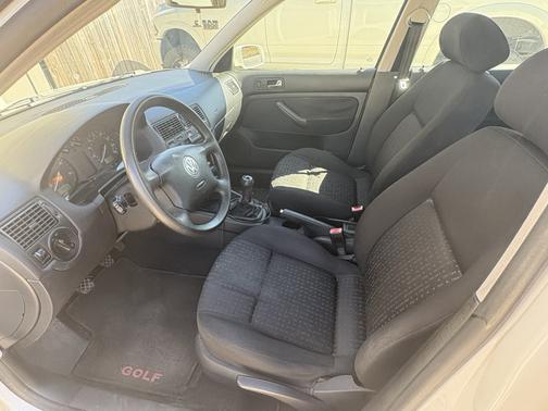 White 2004 Volkswagen Golf GL TDI