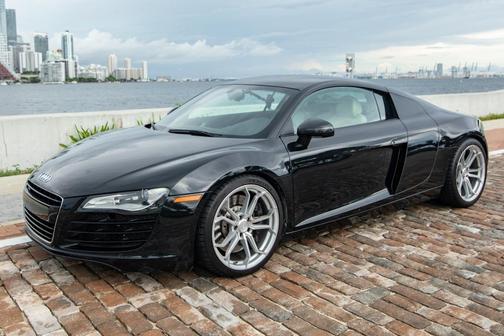 Black 2008 Audi R8 Base