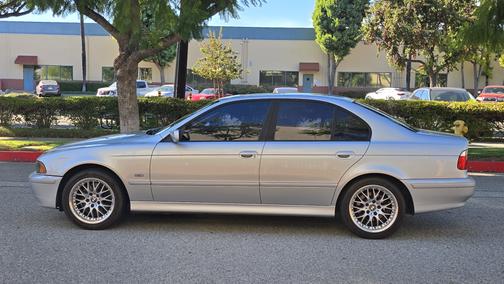 Silver 2002 BMW 530 i