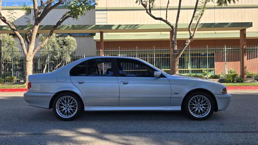 Silver 2002 BMW 530 i