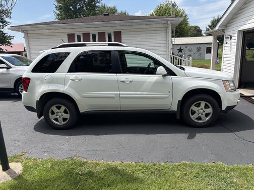 White 2007 Pontiac Torrent Base