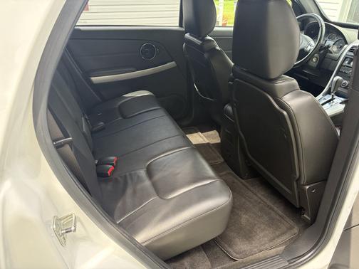 White 2007 Pontiac Torrent Base