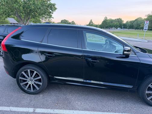 Black 2016 Volvo XC60 T5 Premier
