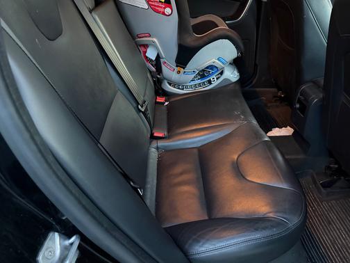 Black 2016 Volvo XC60 T5 Premier