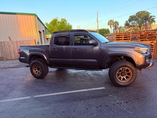 2018 Toyota Tacoma SR5