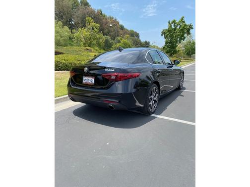 2019 Alfa Romeo Giulia Base