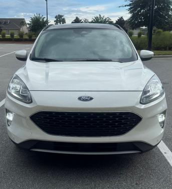 2020 Ford Escape Titanium Hybrid
