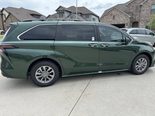 2025 Toyota Sienna XLE