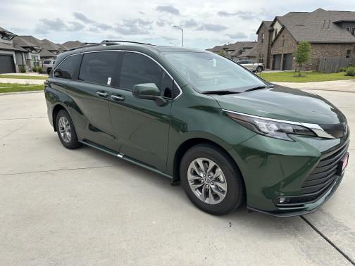 2025 Toyota Sienna XLE