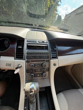 Gold 2010 Ford Taurus SEL